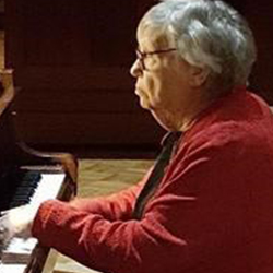 Carol Lombard plays piano