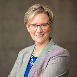 Donna McLaren headshot