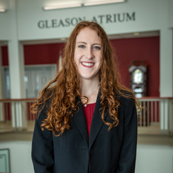 Dr. Julia Arau headshot