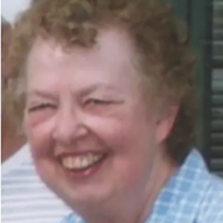 Elaine Carlson headshot