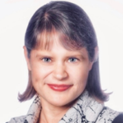Lyn Soddenberg headshot