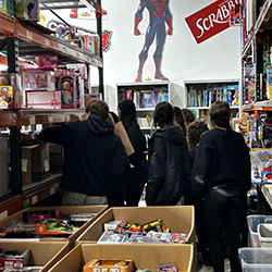 Students sort toys